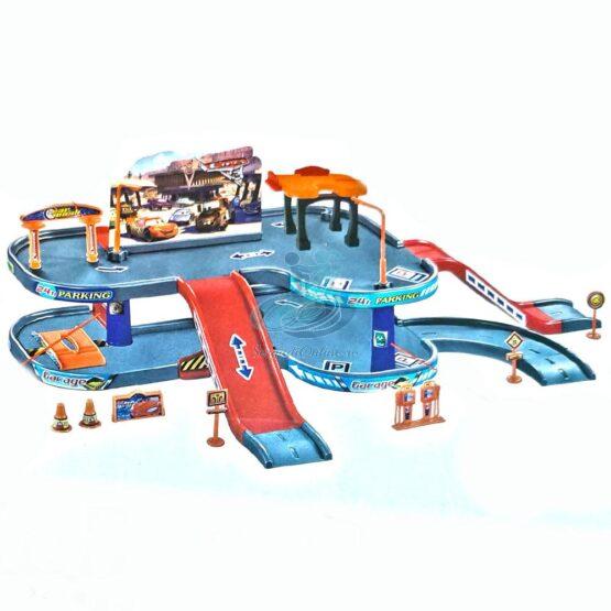 Parcare supraetajata cu 3 masinute, un elicopter si semne de circulatie